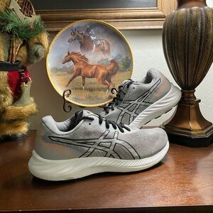 Size 8- Asics Gel Excite 9 Oyster Grey GUC